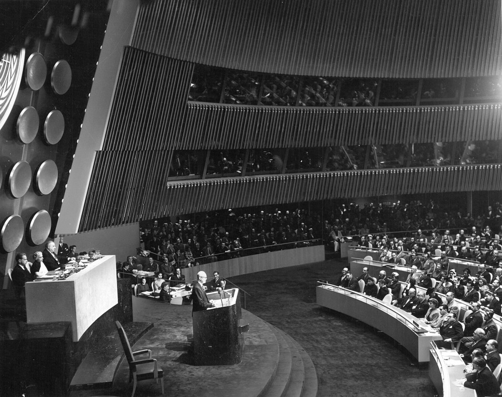 Eisenhower sredi govora